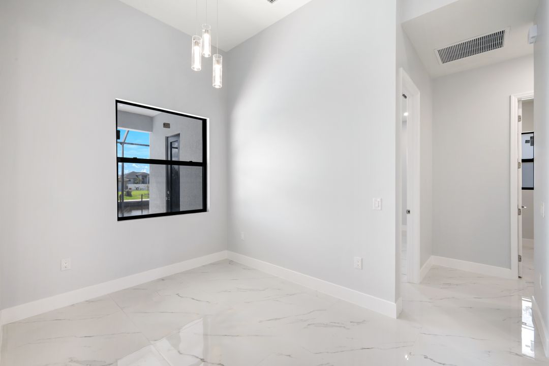 1613 NW 39th Ave, Cape Coral, FL 33993