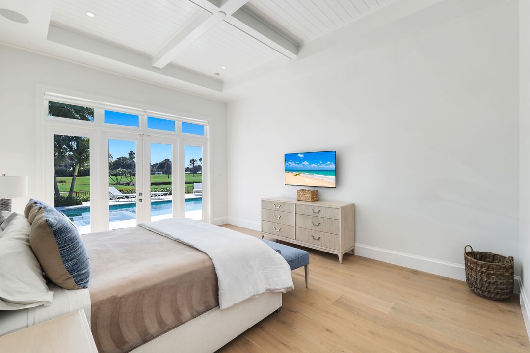 730 Harbour Dr, Naples, FL 34103