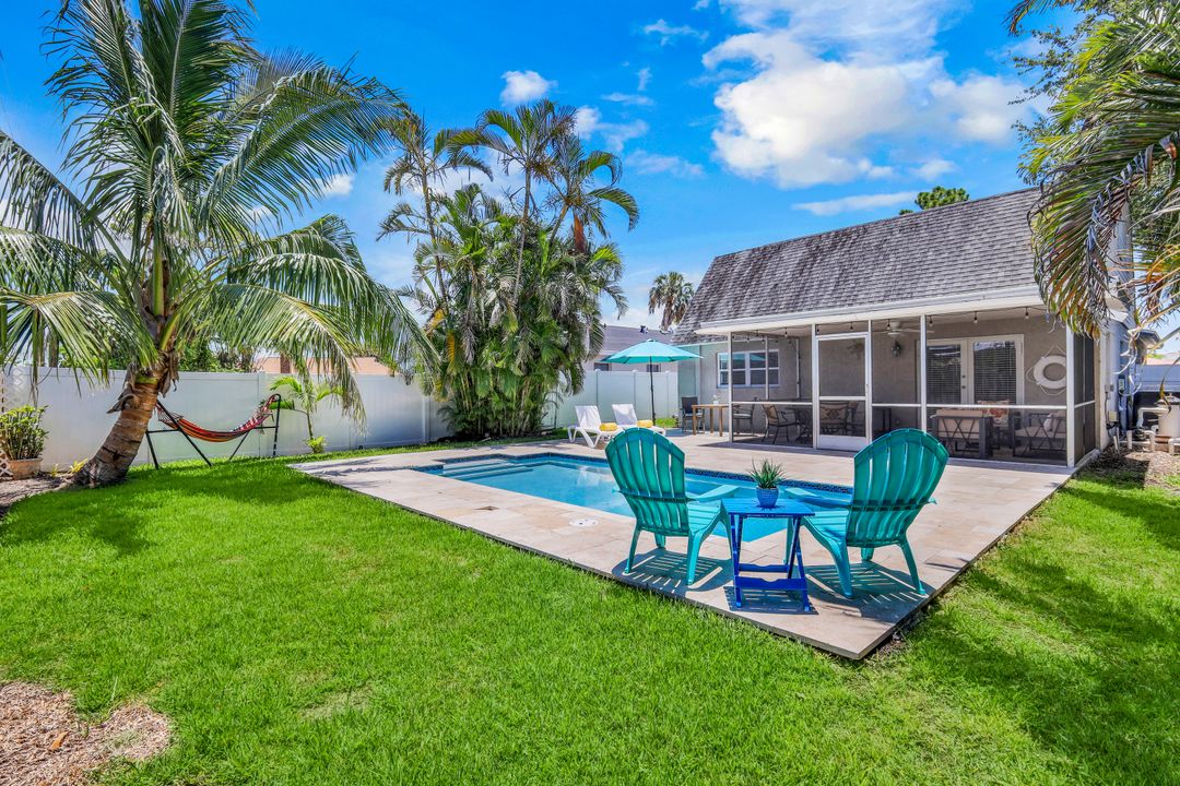 517 94th Ave N, Naples, FL 34108