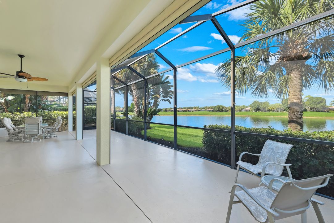 8737 Mustang Island Cir, Naples, FL 34113