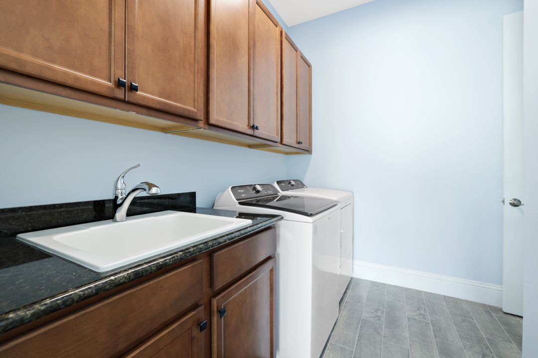 7139 Cayo Coco Ln, Naples, FL 34113