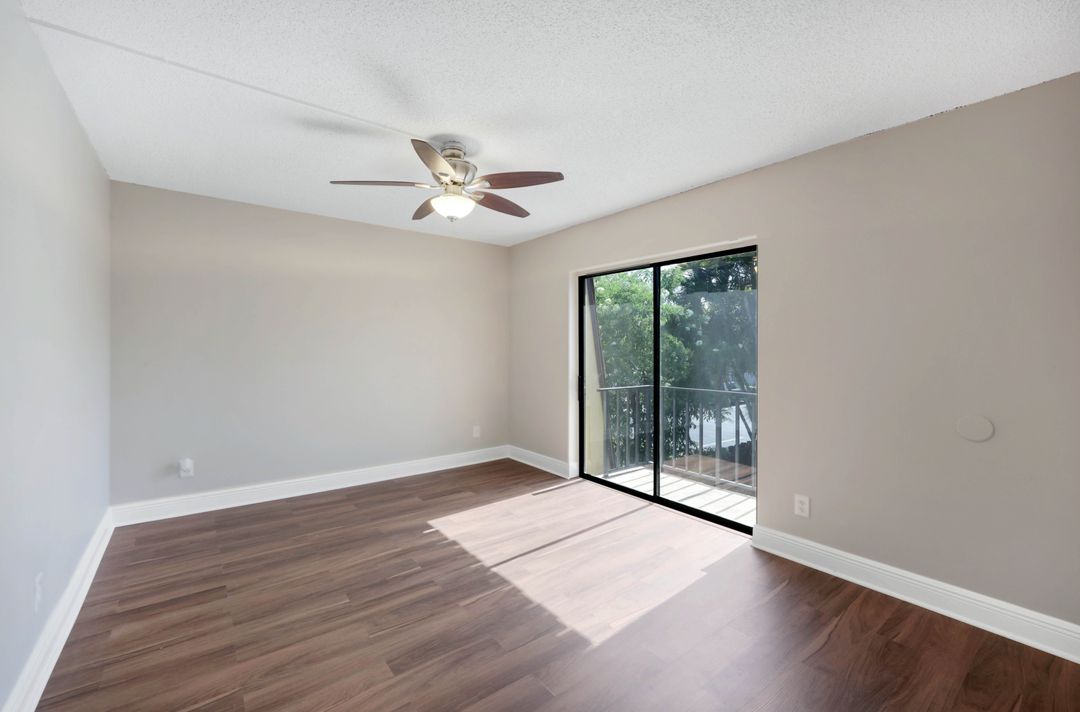 1501 Park Meadows Dr #3, Fort Myers, FL 33907