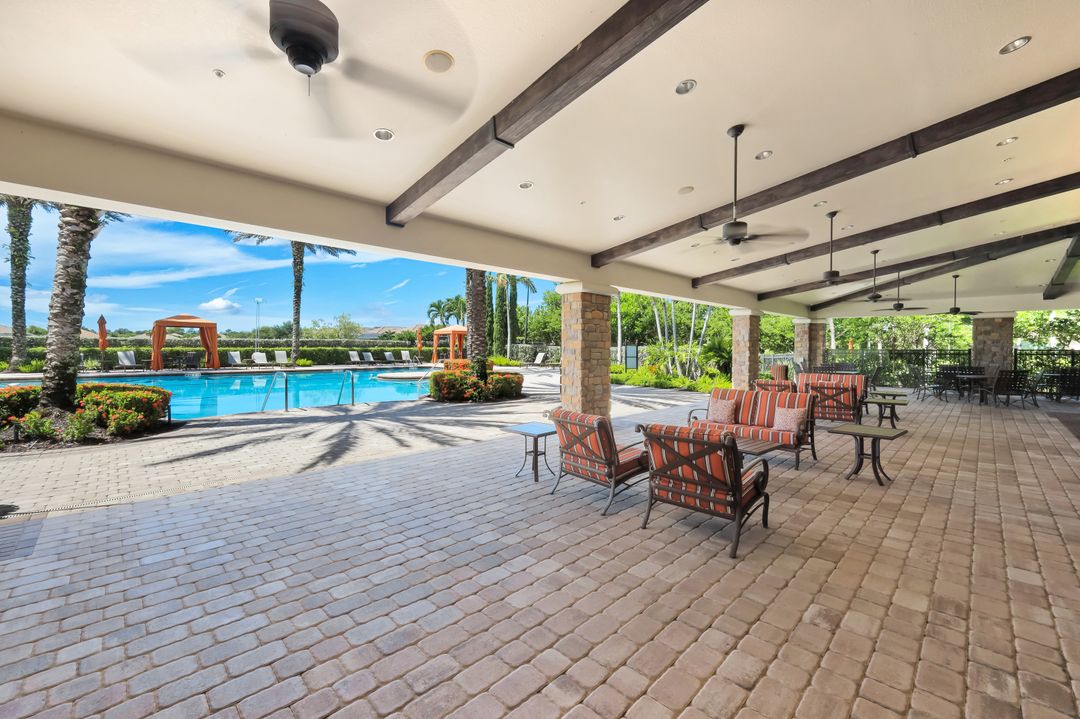 8362 Viale Cir, Naples, FL 34114