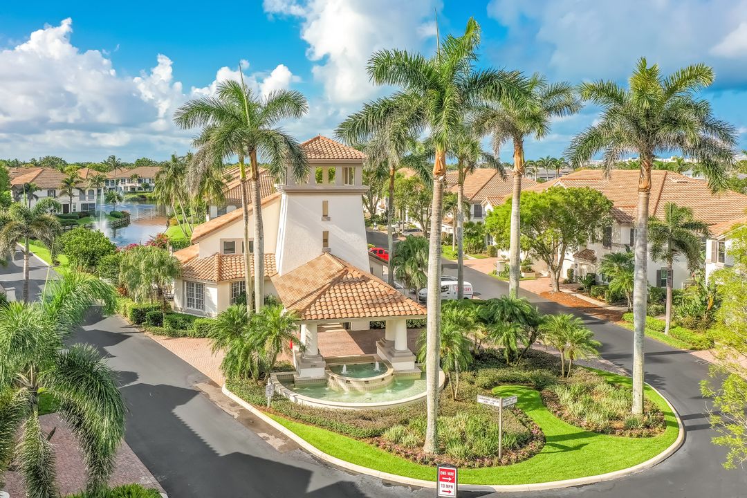141 Colonade Cir  #141, Naples, FL 34103