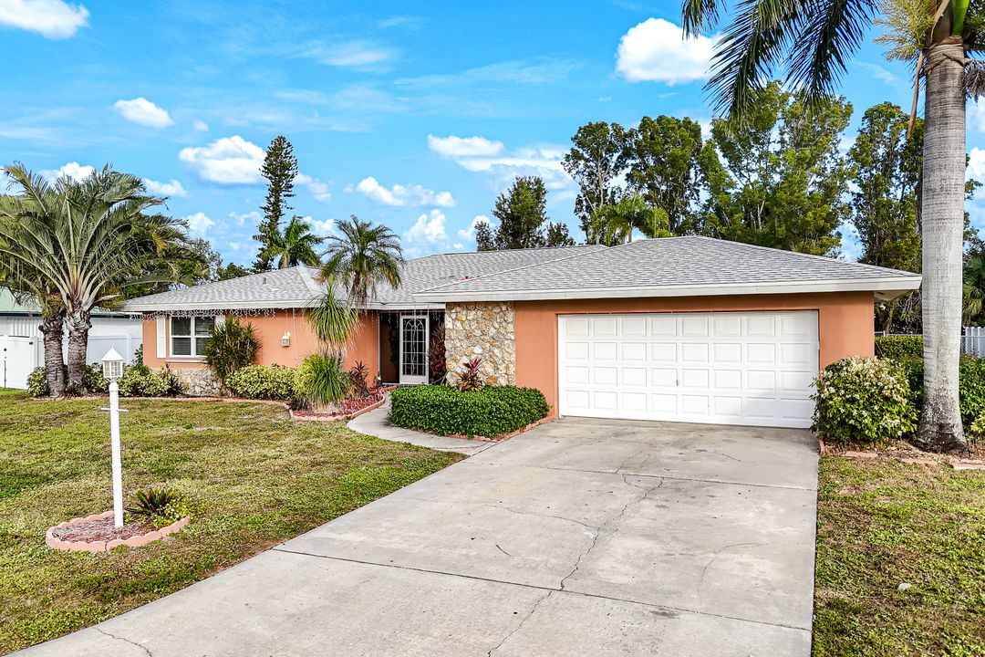 5203 Selby Dr, Fort Myers, FL 33919