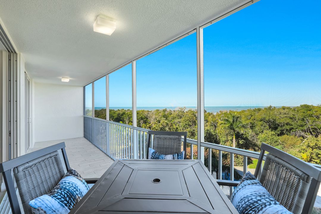 5 Bluebill Ave #506, Naples, FL 34108