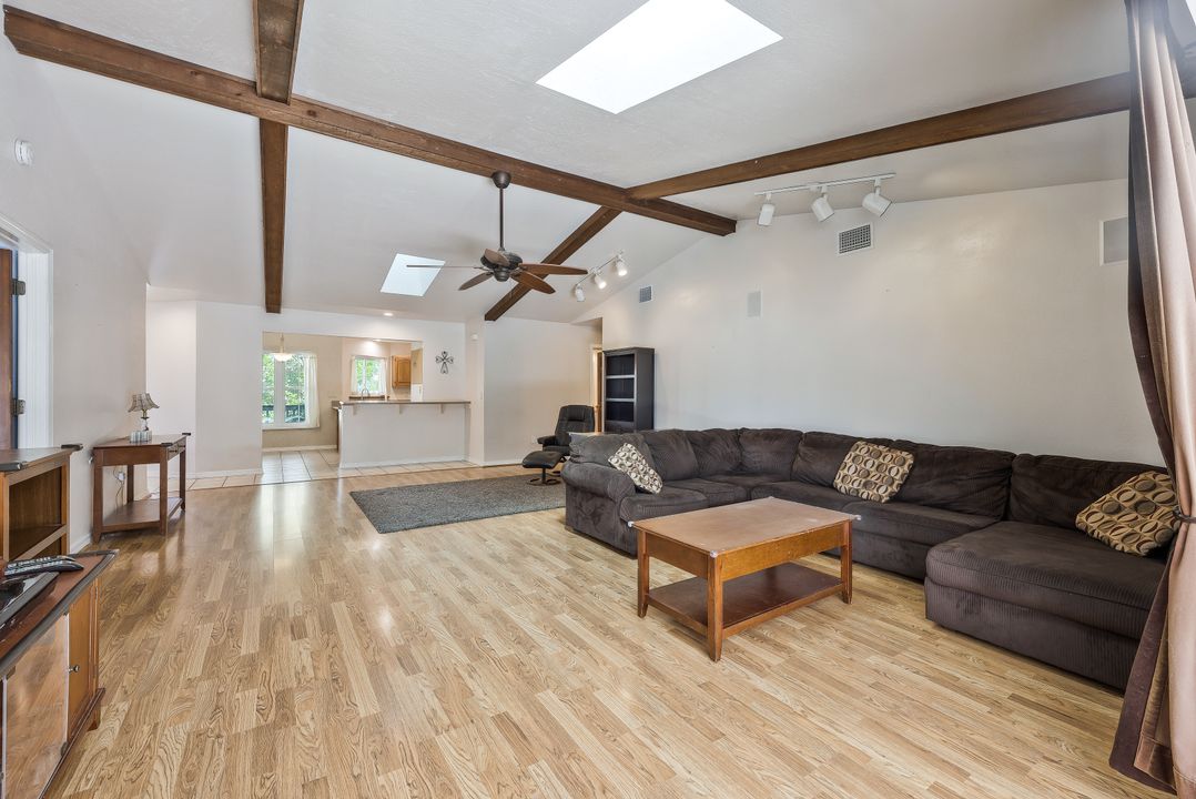 432 SE 17th St, Cape Coral, FL 33990