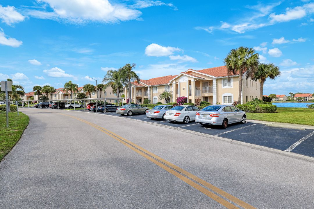 7818 Emerald Cir #103, Naples, FL 34109