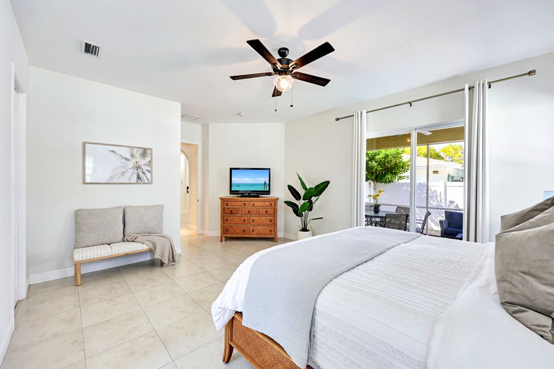 847 98th Ave N, Naples, FL 34108