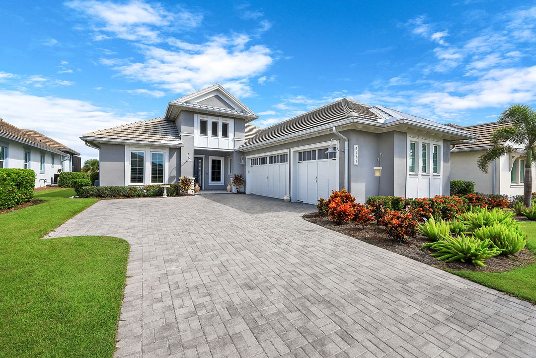 6177 Megans Bay Dr, Naples, FL 34112