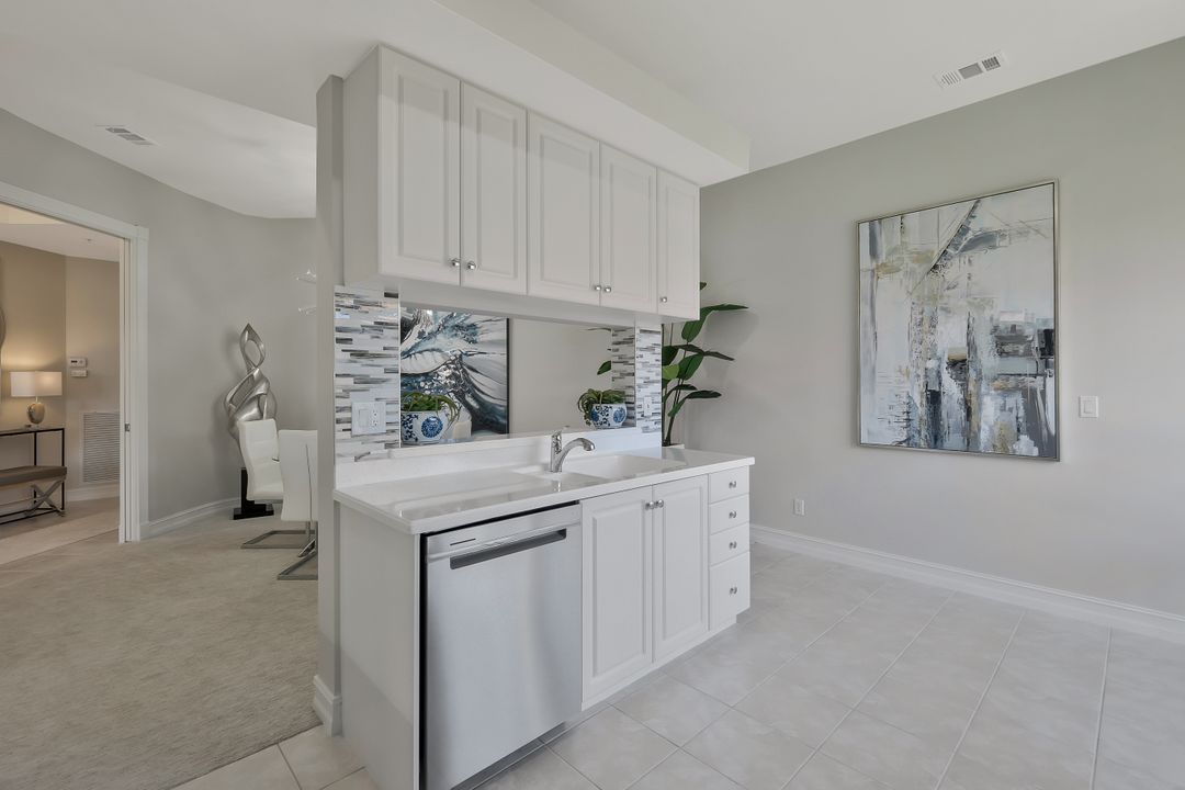 1855 Les Chateaux Blvd #201, Naples, FL 34109