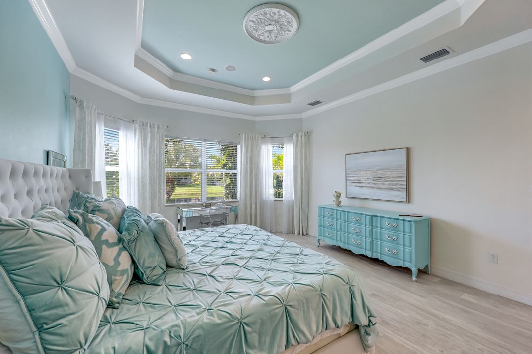 6582 Monterey Point, Naples, FL 34105