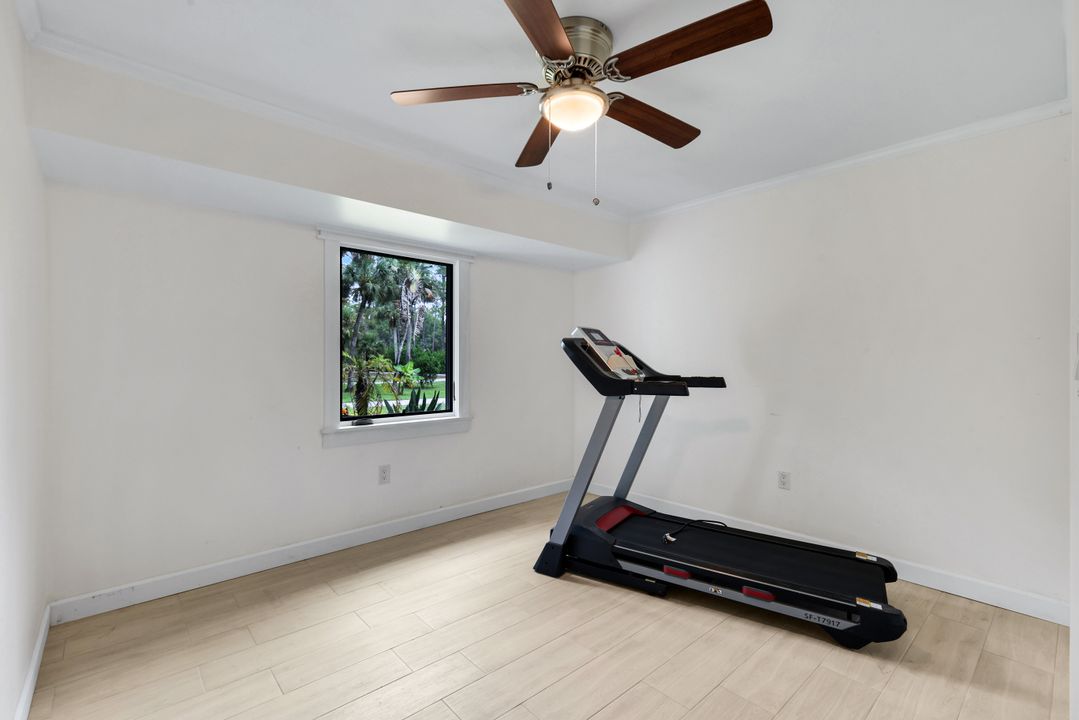 5100 Mahogany Ridge Dr, Naples, FL 34119