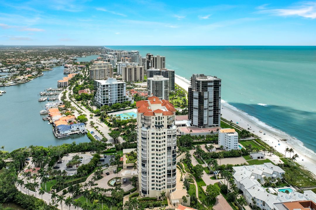 81 Seagate Dr, Naples, FL 34103