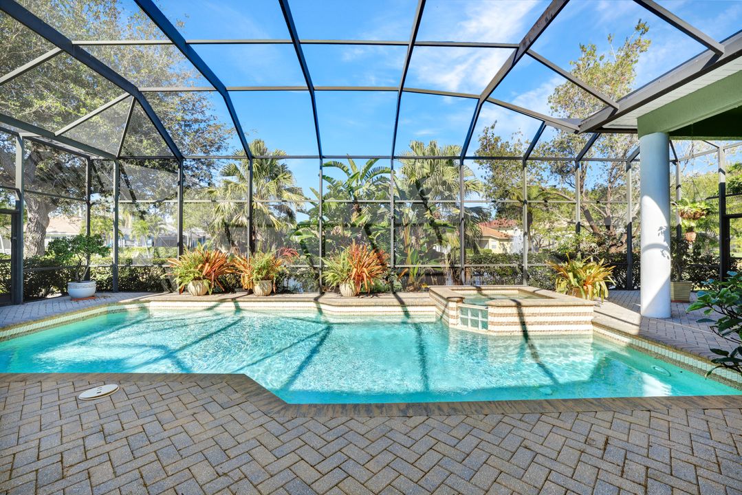 9742 Wilshire Lakes Blvd, Naples, FL 34109
