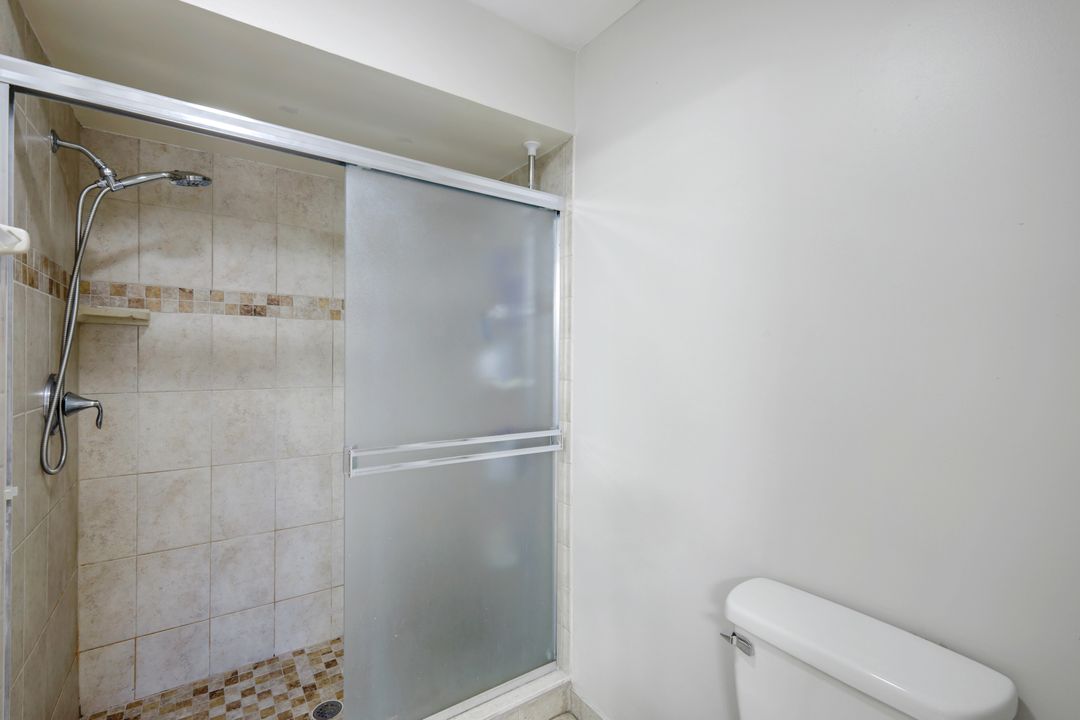 2215 SE 15th St, Cape Coral, FL 33990