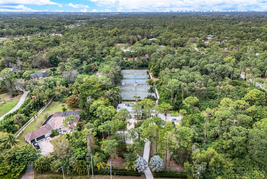 2861 Santa Barbara Blvd, Naples, FL 34116