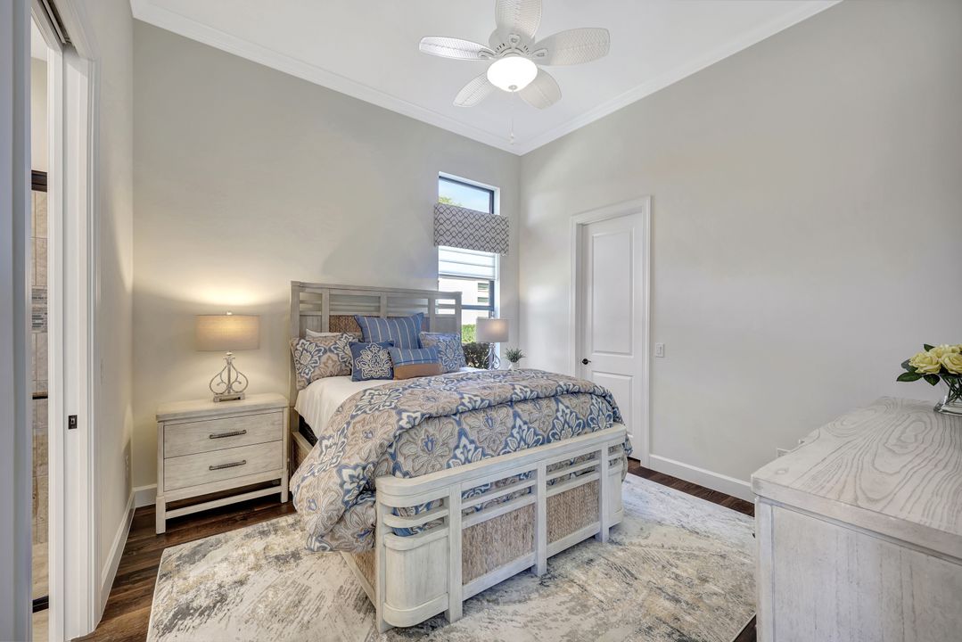 3181 Olympia Ln, Naples, FL 34114