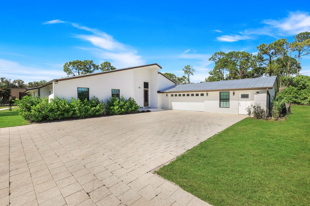 5630 Copper Leaf Ln, Naples, FL 34116