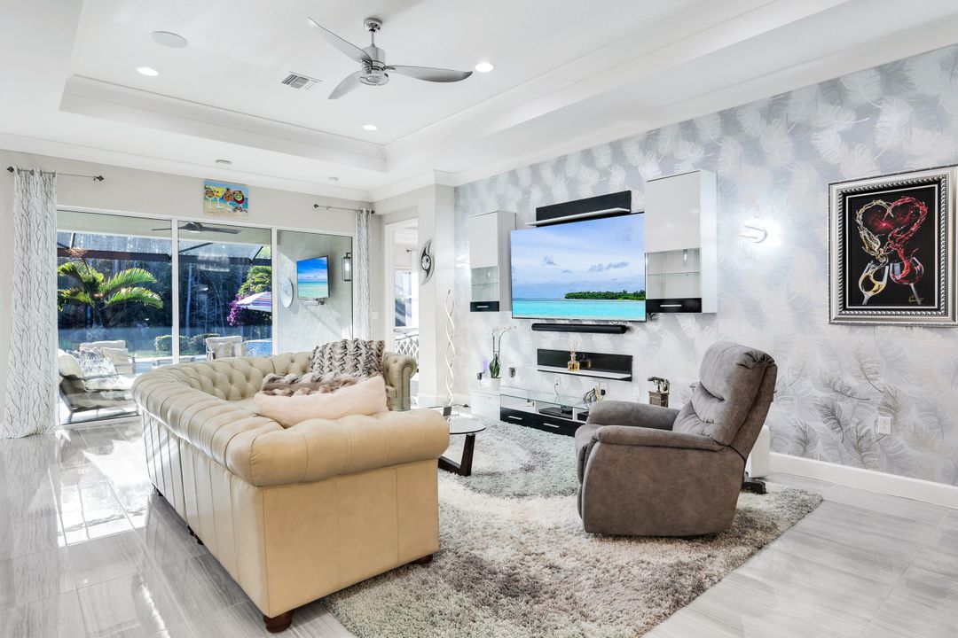 28560 Twain Dr, Bonita Springs, FL 34135