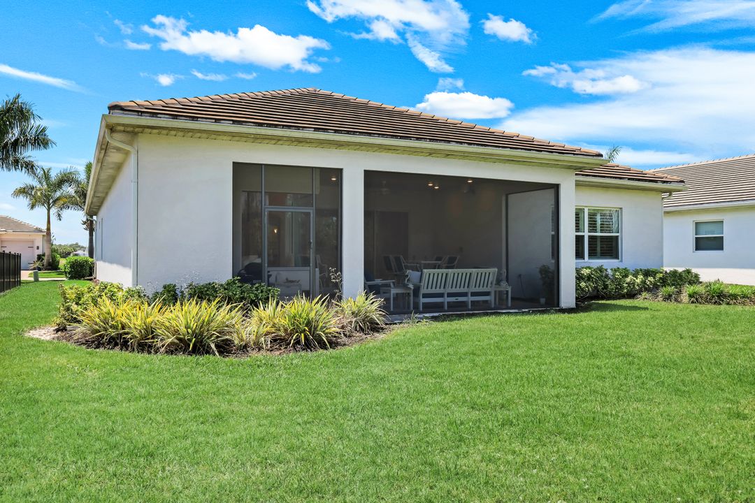28105 Captiva Shell Lp, Bonita Springs, FL 34135