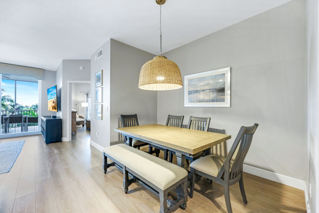 470 Launch Cir #403, Naples, FL 34108