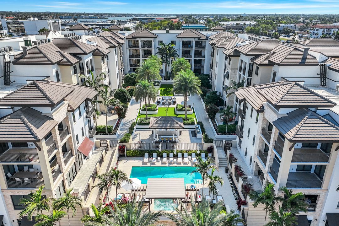 1030 3rd Ave S #419, Naples, FL 34102