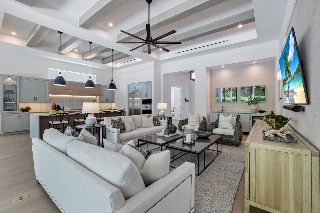 6630 Palisades Ave, Naples, FL 34109