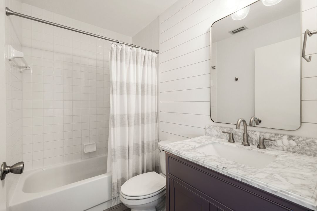 7767 Jewel Ln #203, Naples, FL 34109