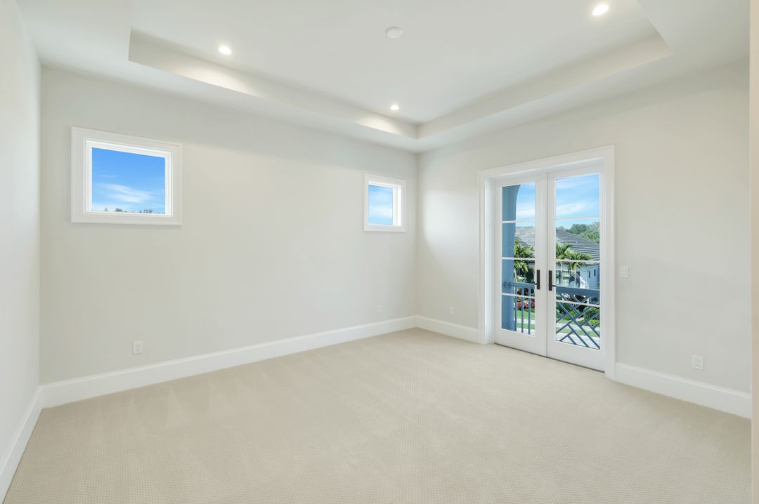 16716 Enclave Cir, Naples, FL 34110