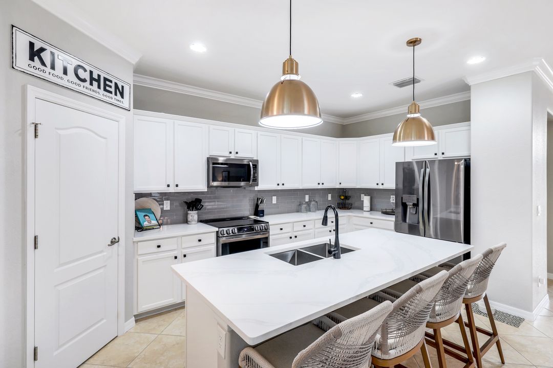 21140 Bella Terra Blvd, Estero, FL 33928