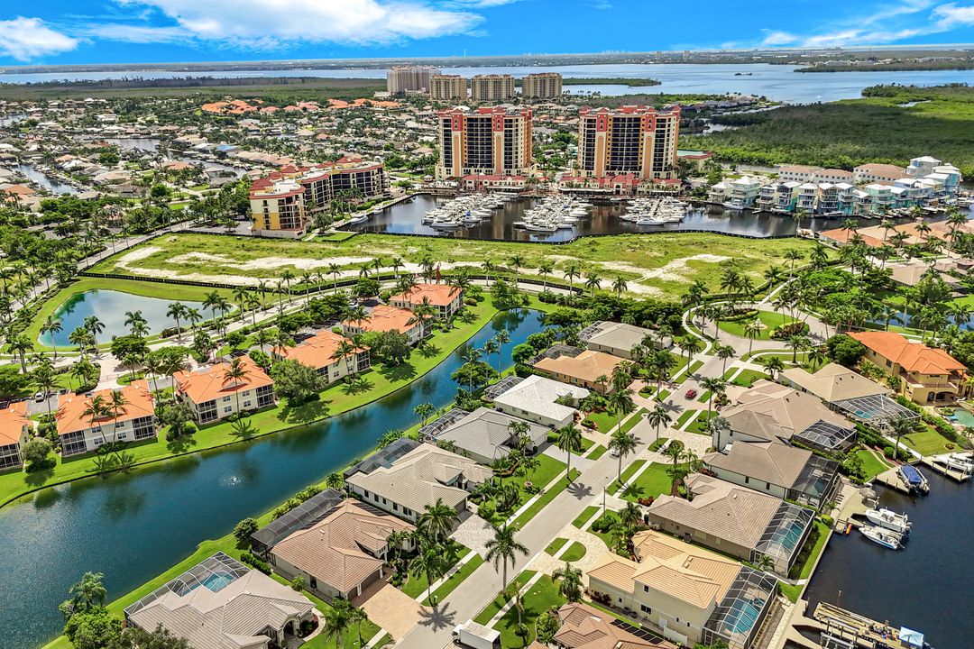 5609 Harbour Cir, Cape Coral, FL 33914
