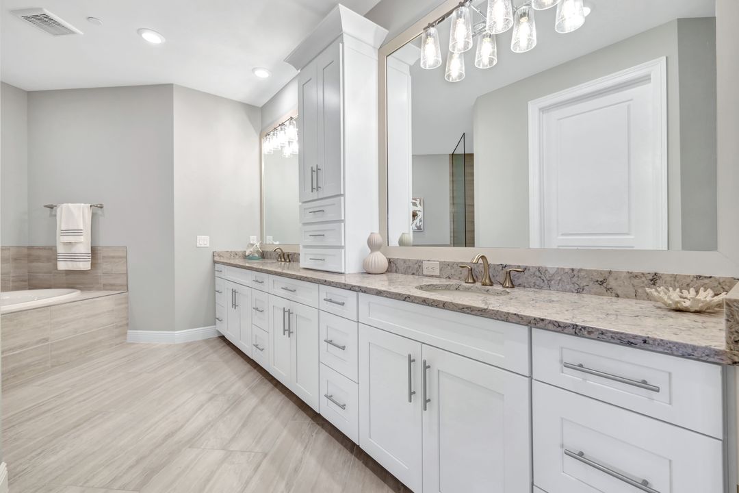 16387 Viansa Wy #302, Naples, FL 34110