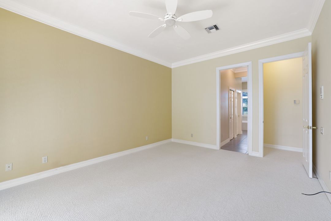 2032 Castle Garden Ln, Naples, FL 34110