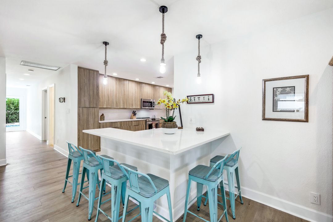 590 92nd Ave N, Naples, FL 34108