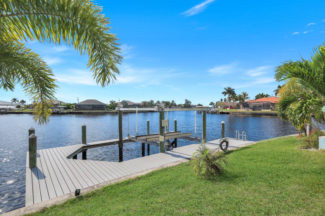 1000 NW 37th Pl, Cape Coral, FL 33993