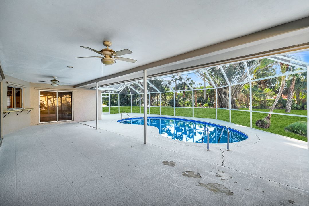 307 Country Club Dr, Naples, FL 34110