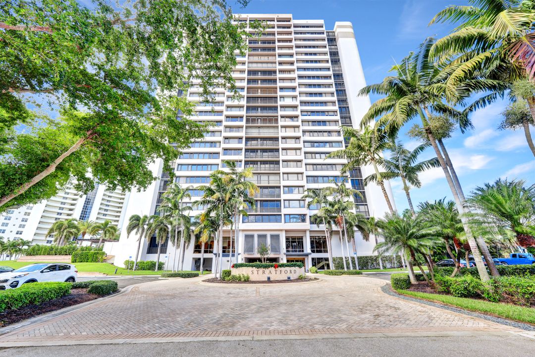 5601 Turtle Bay Dr #404, Naples, FL 34108