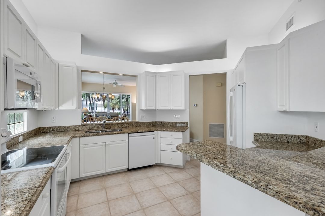 820 Bentwater Cir #101, Naples, FL 34108