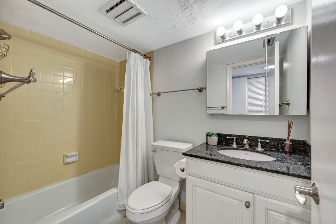 11 Bluebill Ave #1005, Naples, FL 34108