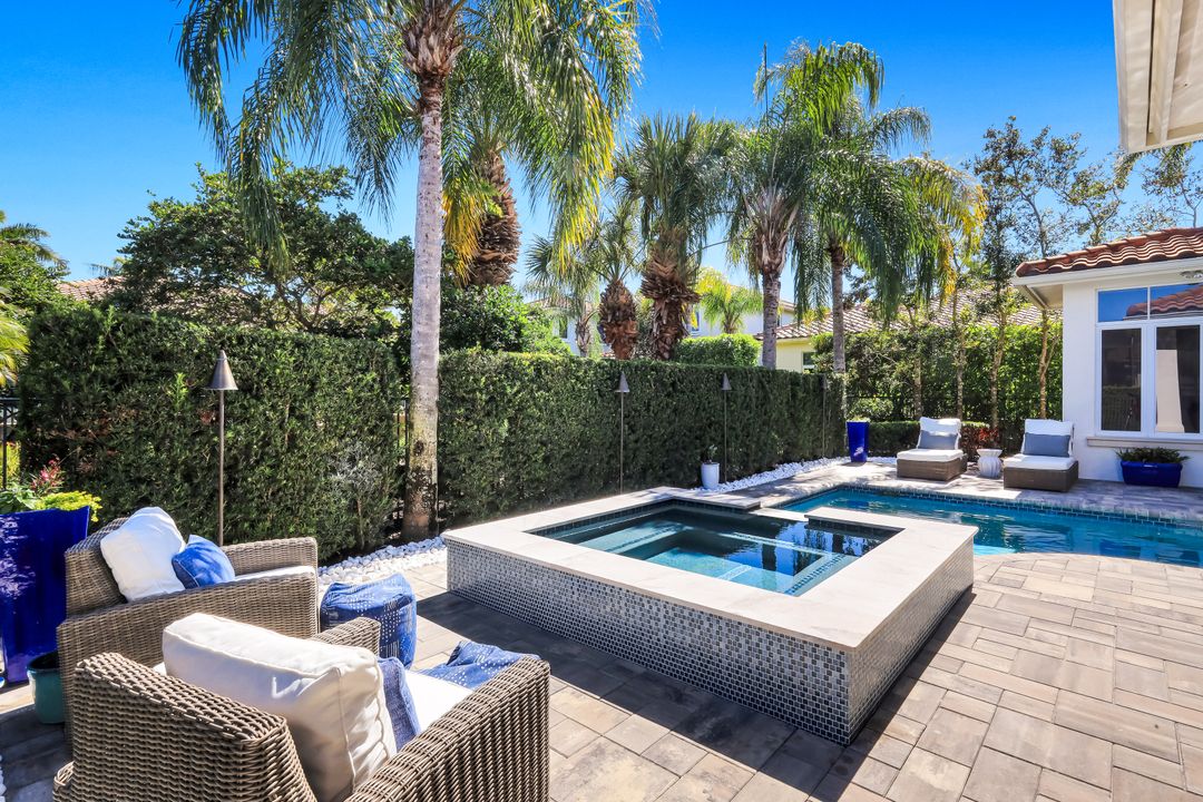 2106 Modena Ct, Naples, FL 34105