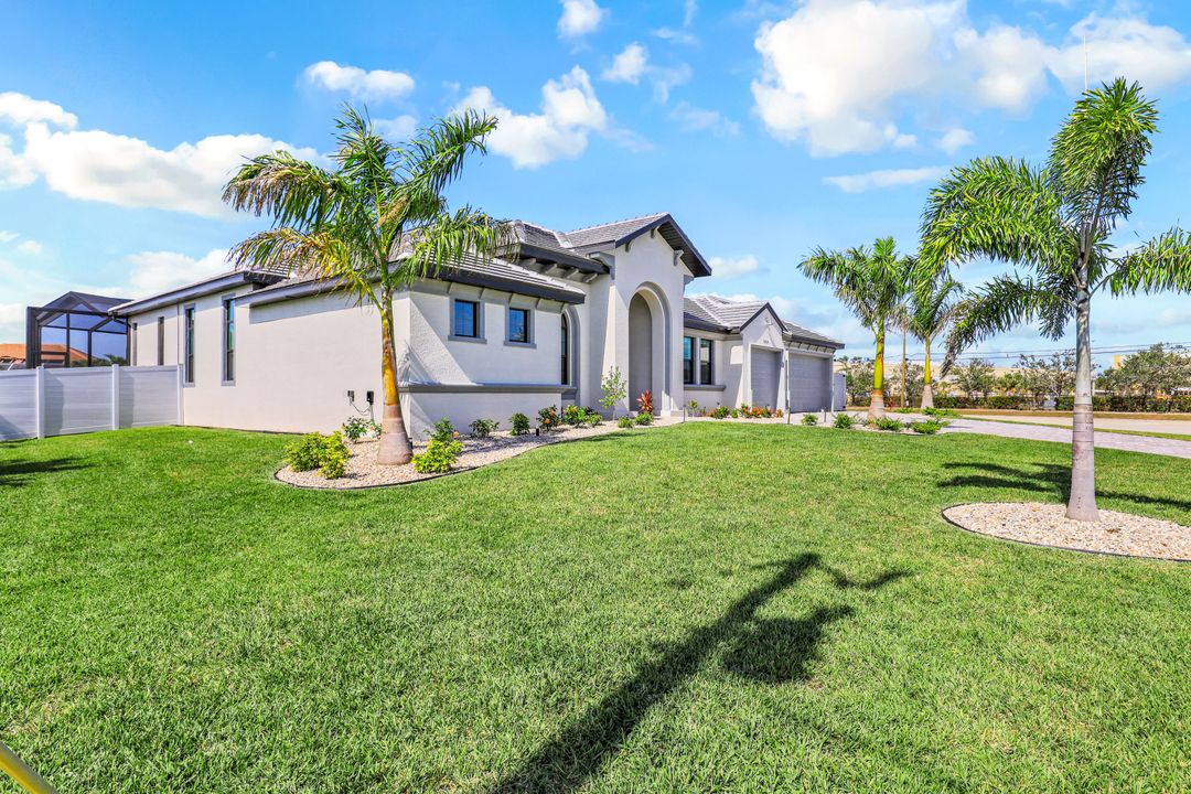 3518 Oasis Blvd, Cape Coral, FL 33914