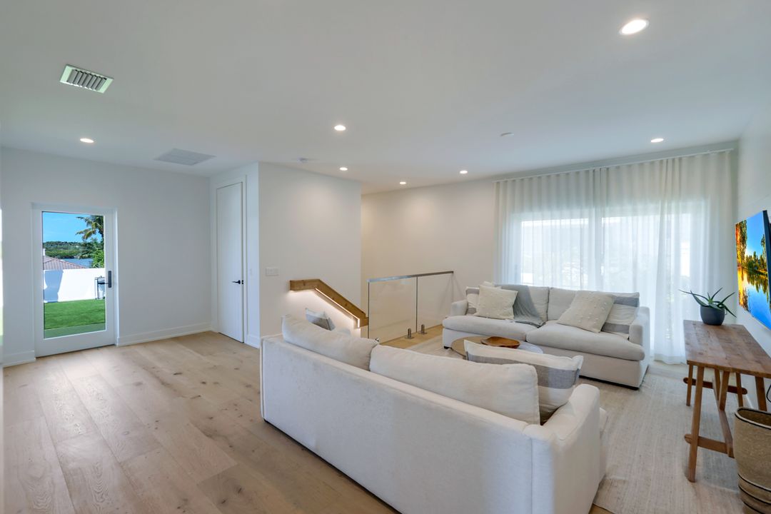 14 Sabre Ln, Naples, FL 34102