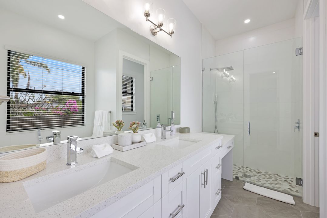 27 2nd St, Bonita Springs, FL 34134