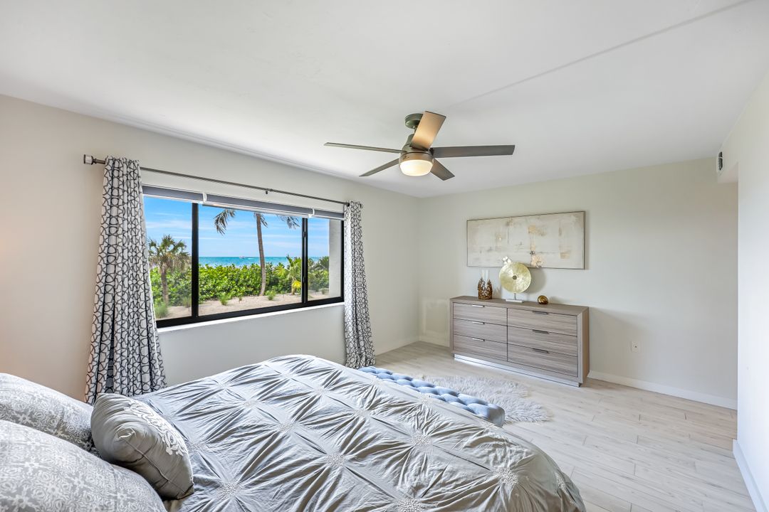 10475 Gulf Shore Dr #112, Naples, FL 34108