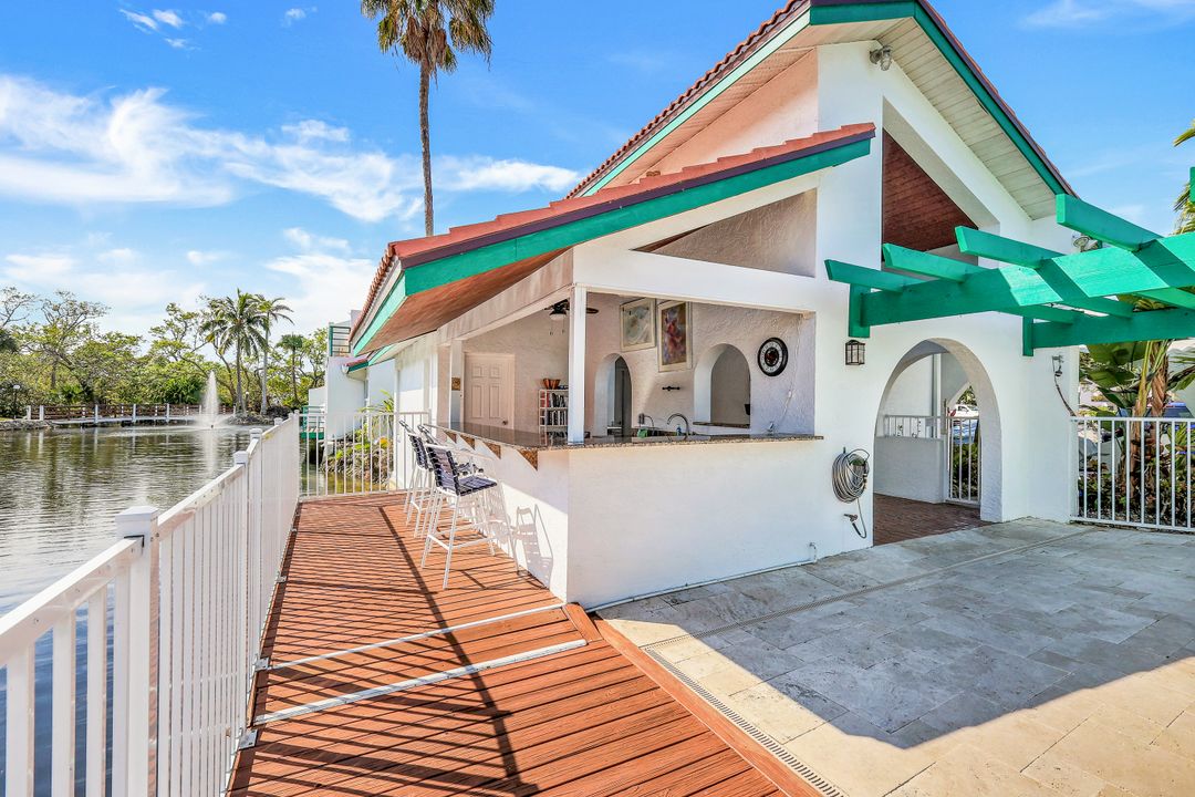 2294 Anchorage Ln #C, Naples, FL 34104