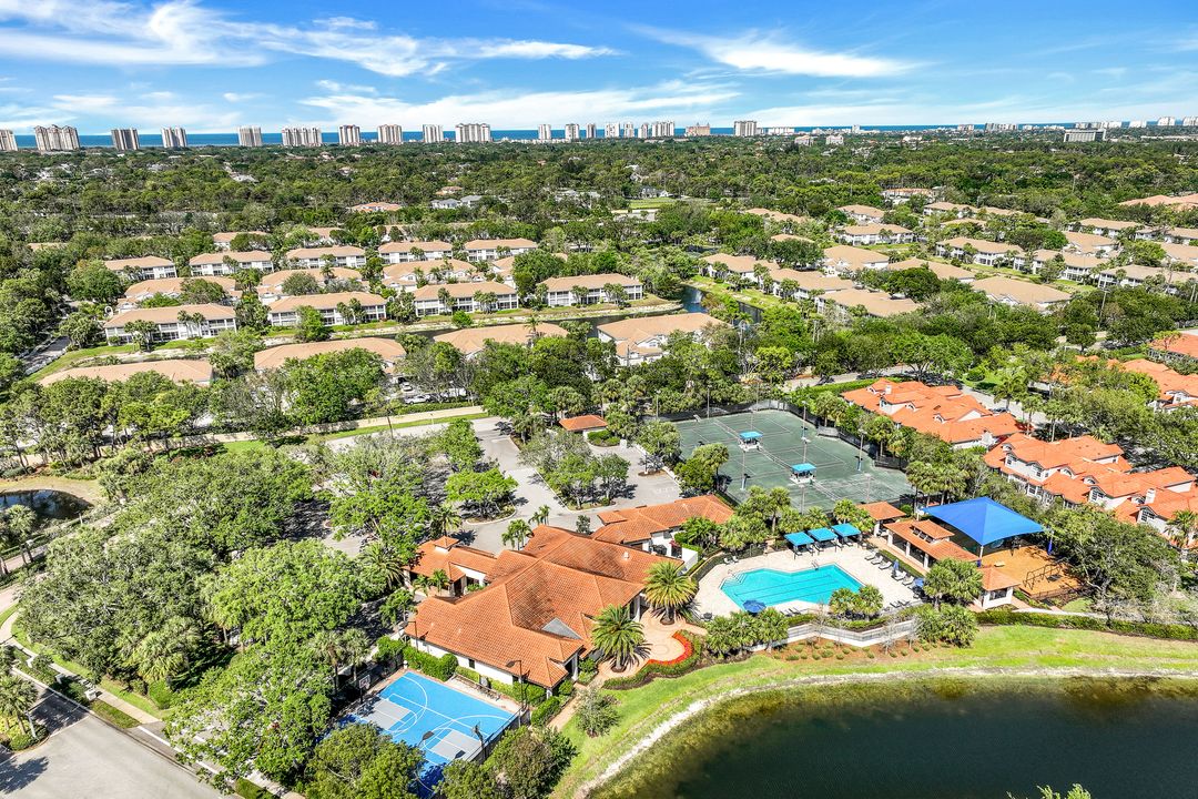 8146 Las Palmas Way, Naples, FL 34109