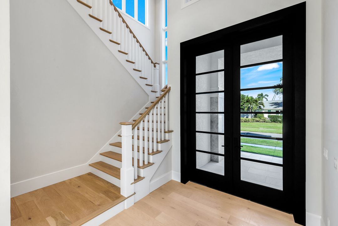 713 Nautilus Ct, Marco Island, FL 34145