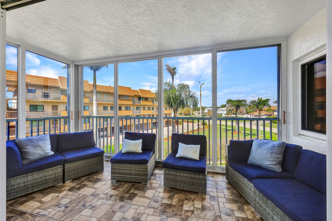 711 W Elkcam Cir #307, Marco Island, FL 34145