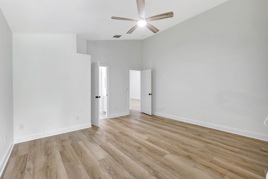 7052 Timberland Cir, Naples, FL 34109